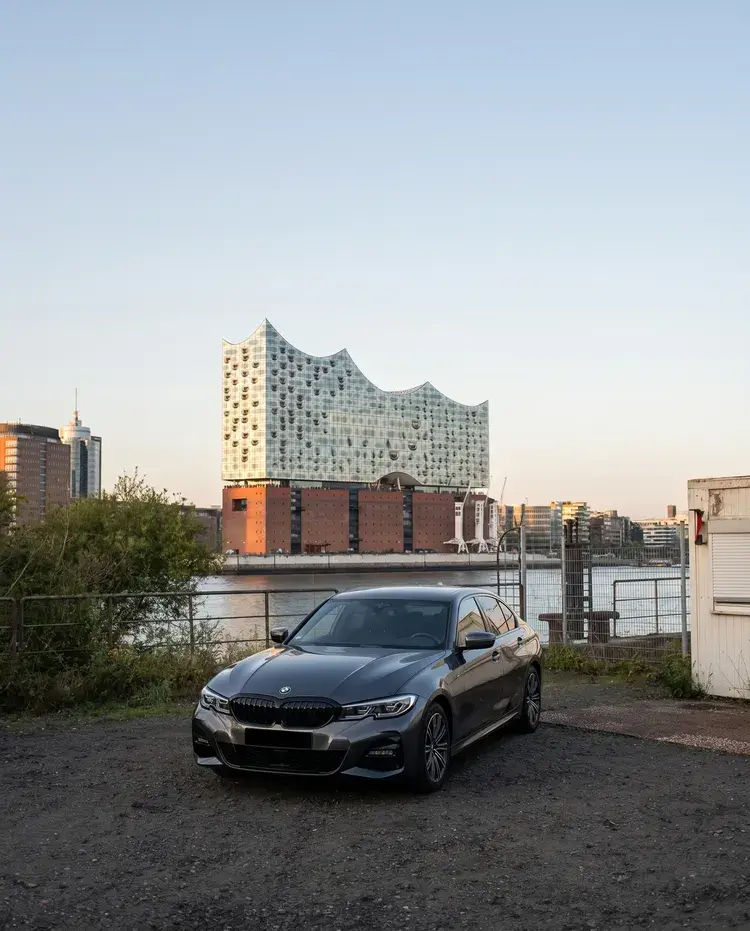 Wow Architecture inland water spot in Hamburg